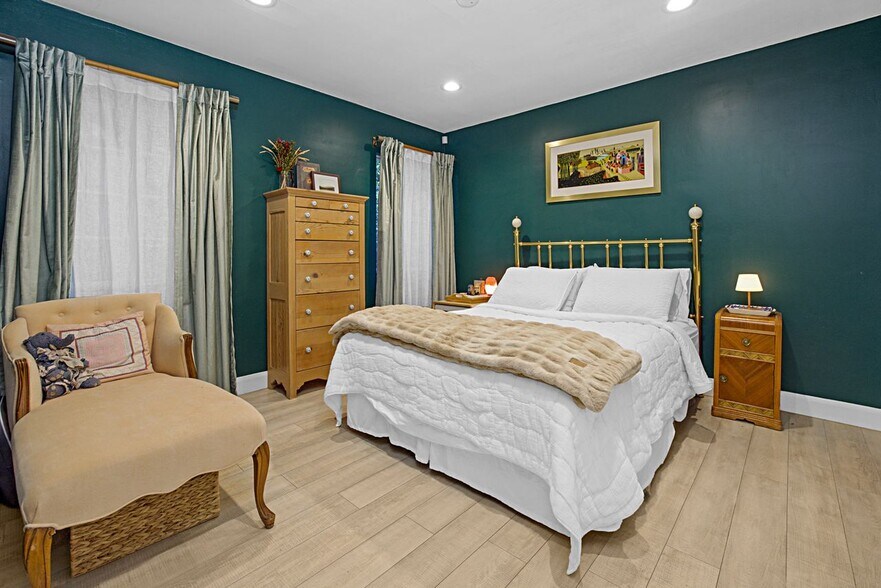 More Photos Of 7621 Norton Ave, West Hollywood Multifamily For Sale