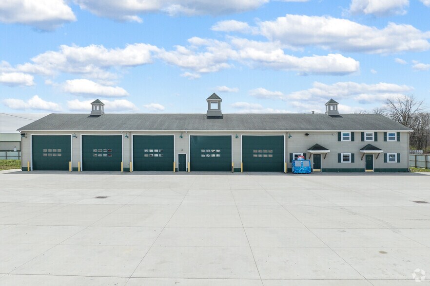 More Photos Of 2151 E Broadway St, Northwood Industrial For Sale