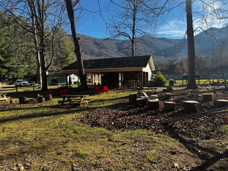 More Photos Of 2878 Soco Rd, Maggie Valley Hotel For Sale