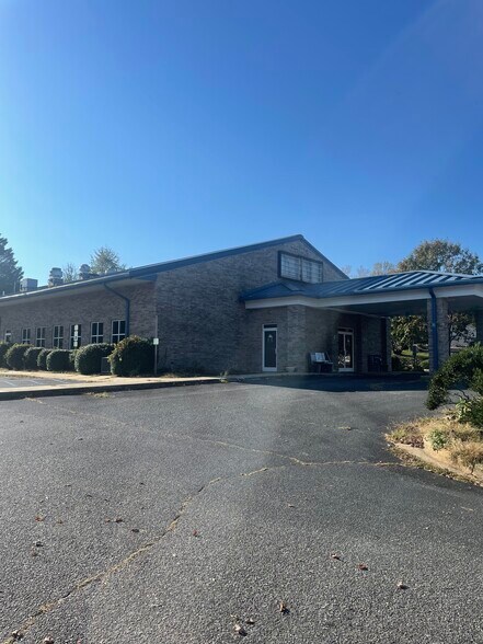 More Photos Of 2006 S Sterling St, Morganton Freestanding For Lease