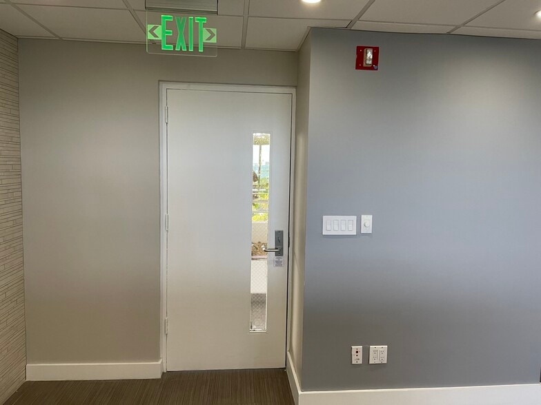 More Photos Of 4770 Biscayne Blvd, Miami Office For Sale
