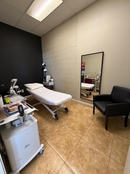 More Photos Of 4318 Maine Ave, Baldwin Park Medical For Lease