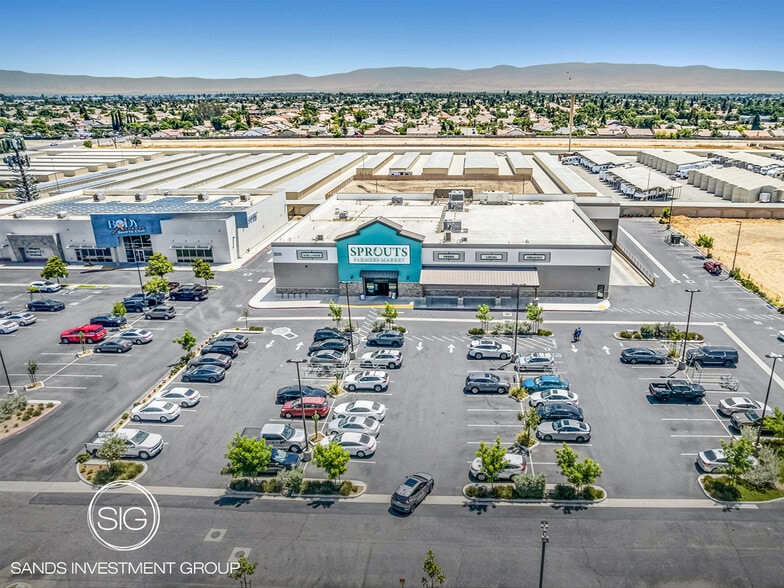 Primary Photo Of 3535 Panama Ln, Bakersfield Supermarket For Sale