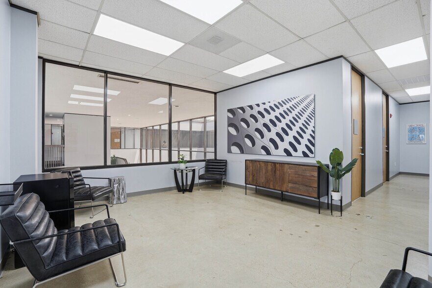 More Photos Of 7011 Harwin Dr, Houston Medical For Lease