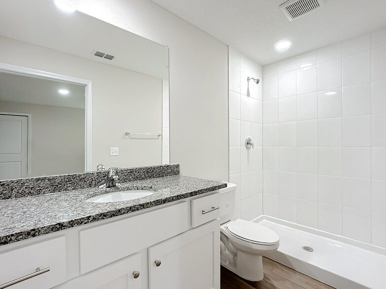 More Photos Of 9556 Hood Rd, Jacksonville Apartments For Sale