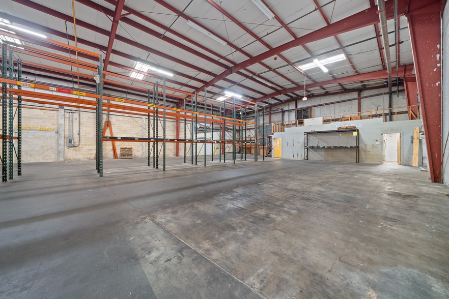 More Photos Of 506 SE 3rd Ave, Ocala Warehouse For Lease