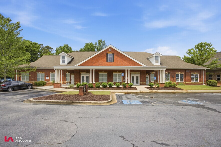 More Photos Of 1567 Janmar Rd, Snellville Medical For Lease