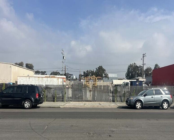 More Photos Of 3520 Main St, San Diego Contractor Storage Yard For Lease