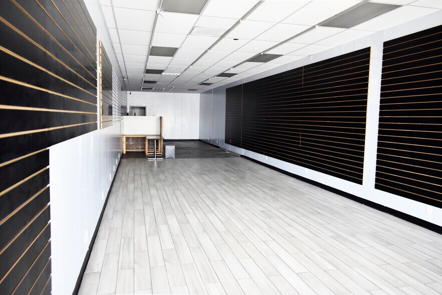 More Photos Of 3330 Hillcroft Ave, Houston Unknown For Lease