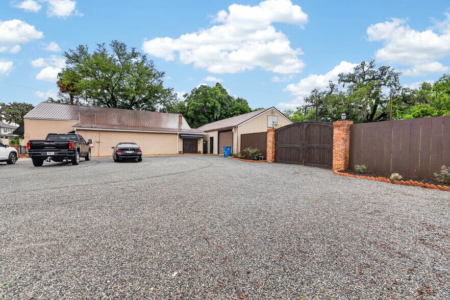More Photos Of 1607 Norwich St, Brunswick Flex For Sale