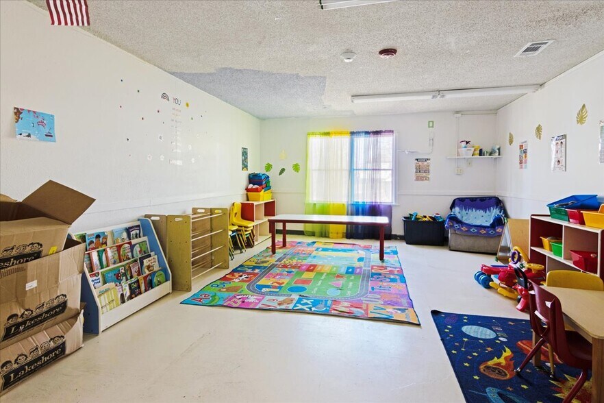More Photos Of 1201 W Nelson St, Denison Daycare Center For Sale