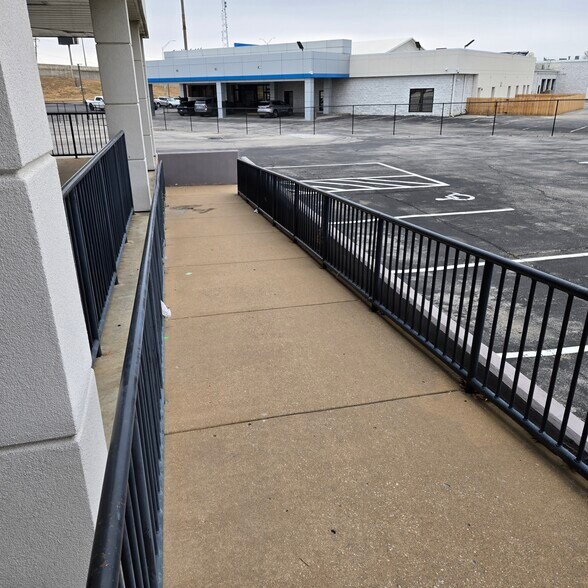 More Photos Of 3003 S Memorial Dr, Tulsa Auto Dealership For Sale