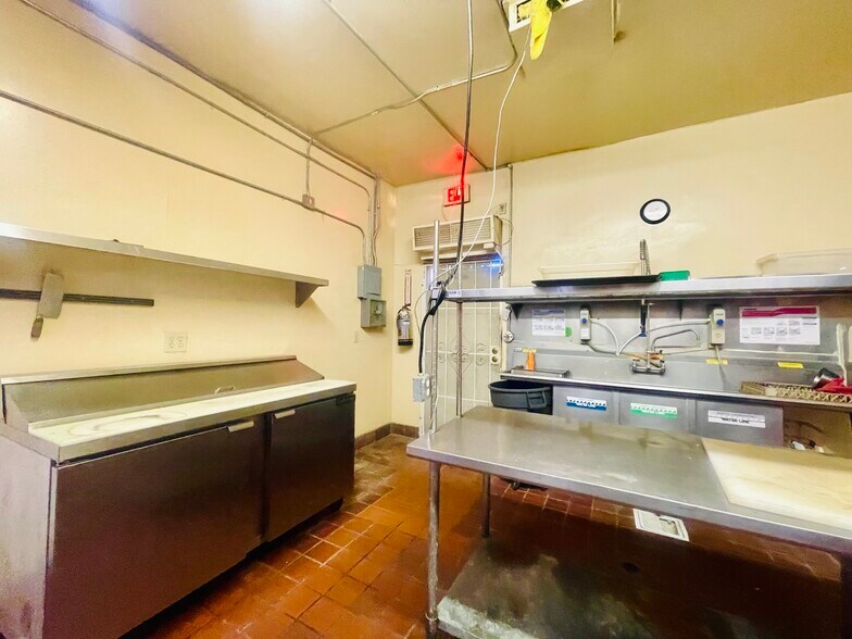 More Photos Of 657-669 Glendora Ave, La Puente Convenience Store For Sale