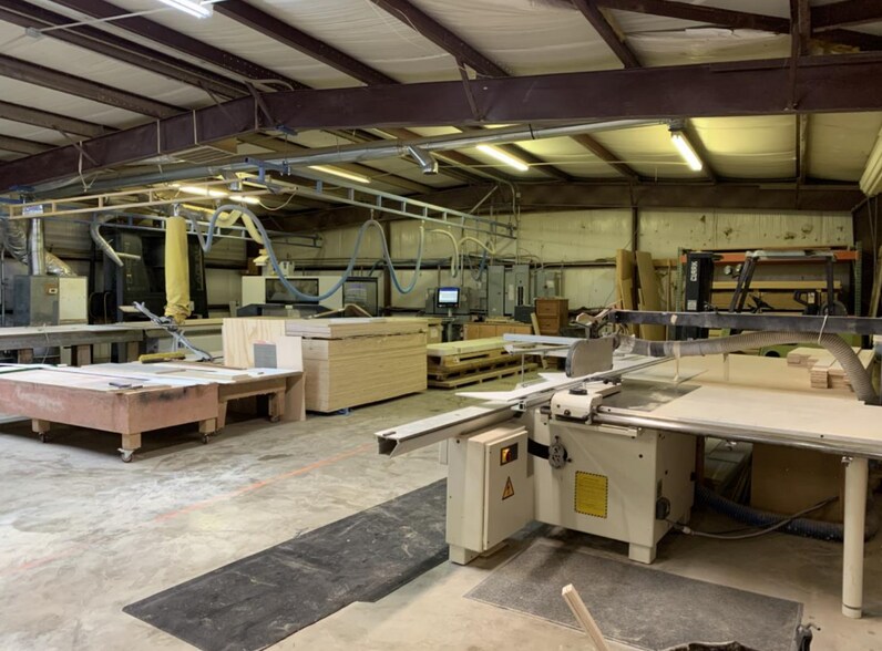 More Photos Of 2745 Interstate 45 S, New Waverly Manufacturing For Sale