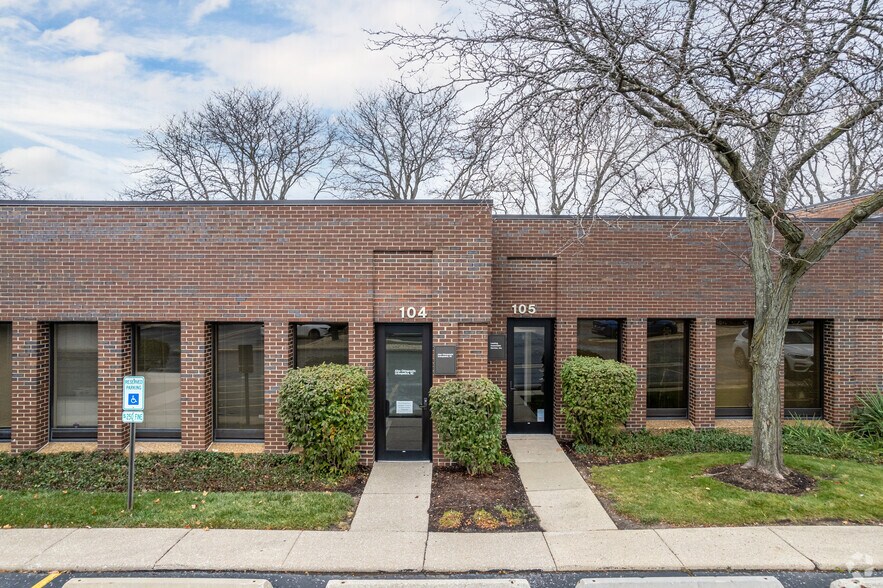 More Photos Of 825 N Cass Ave, Westmont Office For Lease