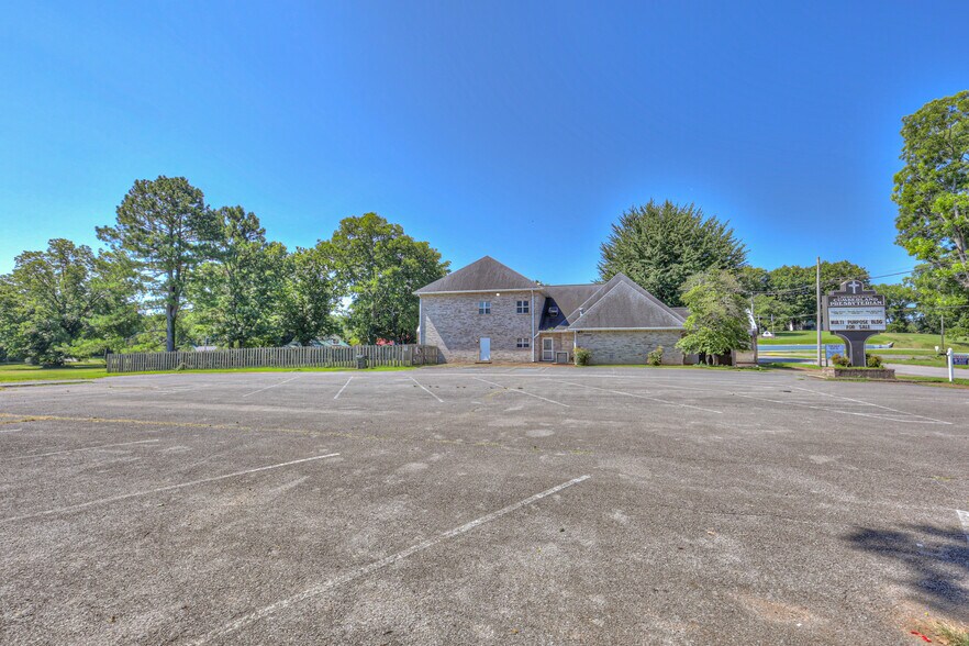 More Photos Of 228 S Military Ave, Lawrenceburg Religious Facility For Sale