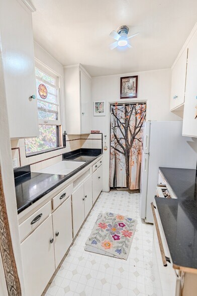 More Photos Of 2202-2216 E St, San Diego Apartments For Sale