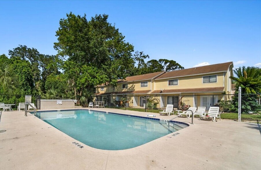 More Photos Of 480 Reed Canal Rd, South Daytona Apartments For Sale