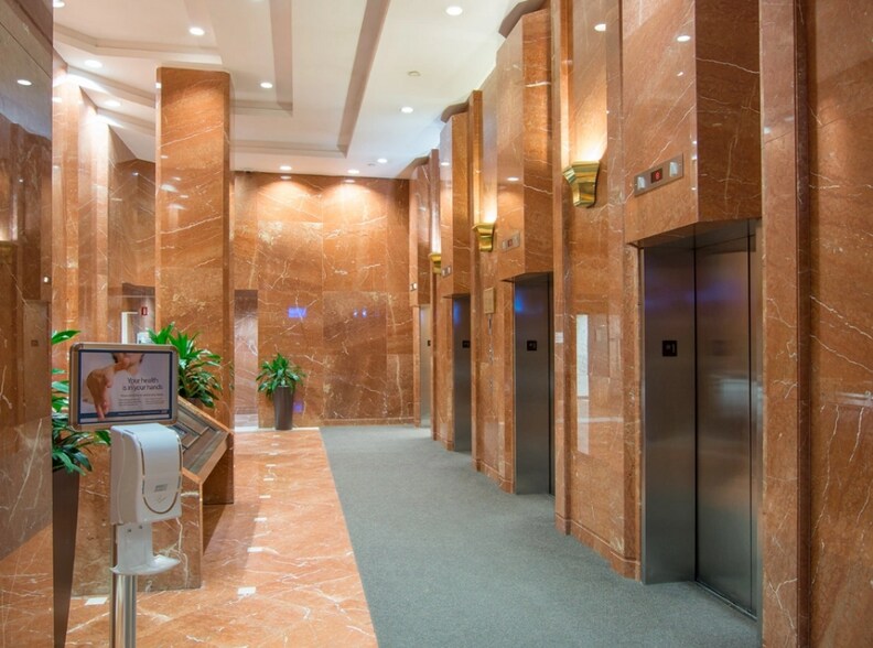 More Photos Of 60 Queen St, Ottawa Office For Lease