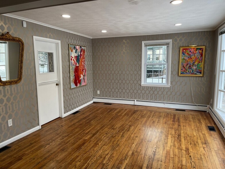 More Photos Of 196 Cottage St, Pawtucket Office For Lease