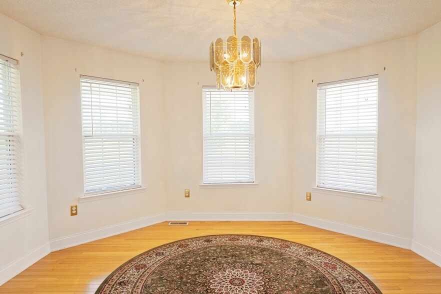 More Photos Of 10674 Wall Triana Hwy, Toney Hospitality For Sale