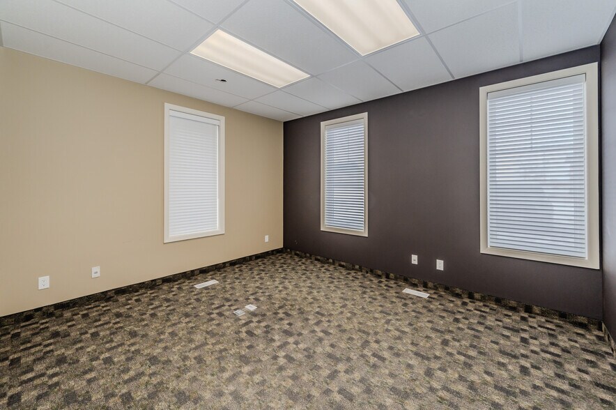 More Photos Of 90 Earl Martin Dr, Woolwich Medical For Lease