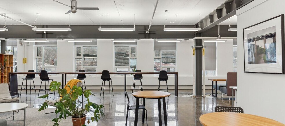 More Photos Of 550 Bayview Ave, Toronto Office For Lease