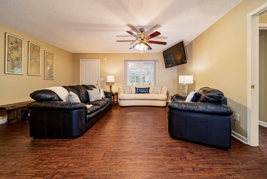 More Photos Of 84-86 Benson Rd, Travelers Rest Specialty For Sale