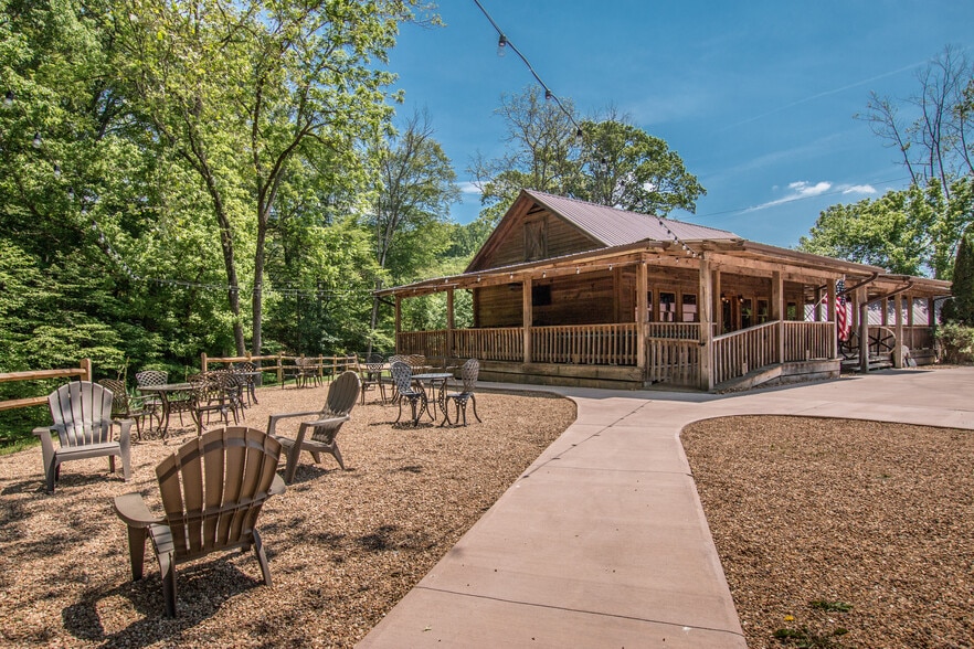 More Photos Of 21405 Parks Mill Rd, Abingdon Lodge Meeting Hall For Sale