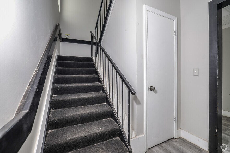 More Photos Of 4641 S Braden Ave, Tulsa Office For Sale