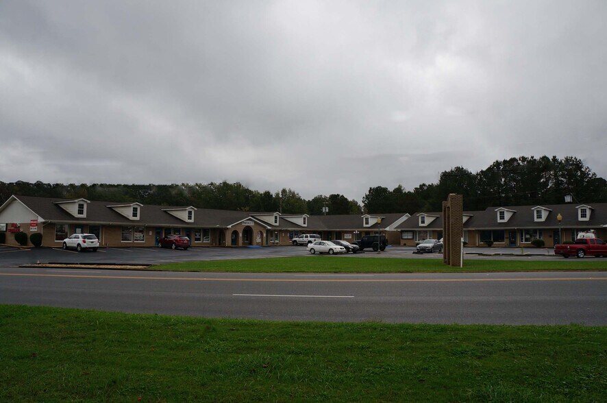 More Photos Of 1011-1025 W Fort Williams St, Sylacauga Office For Lease