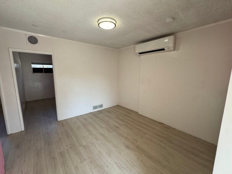 More Photos Of 403 N L St, Dinuba Medical For Lease