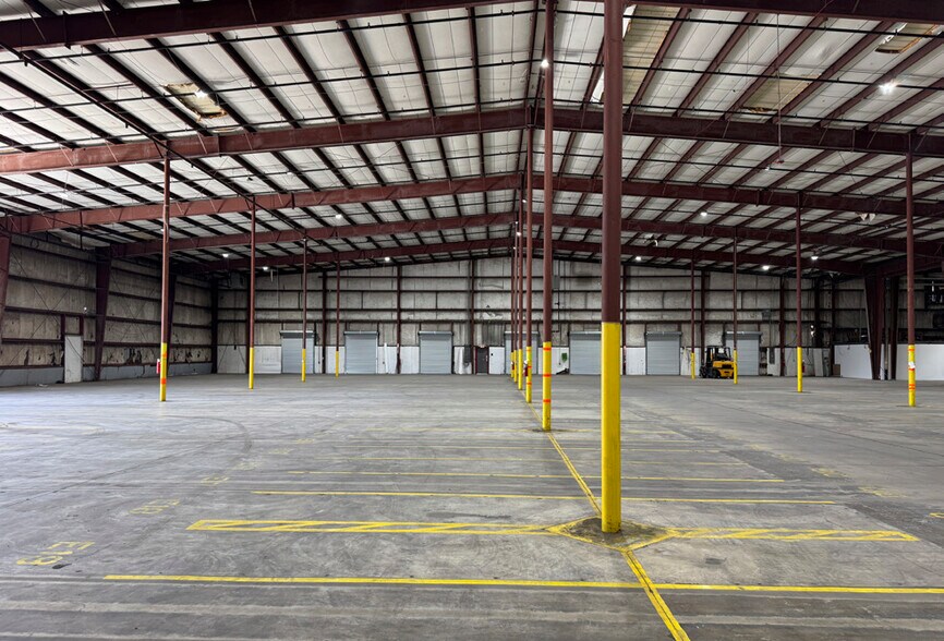 More Photos Of 4700 Walgreen Rd, Jacksonville Warehouse For Lease