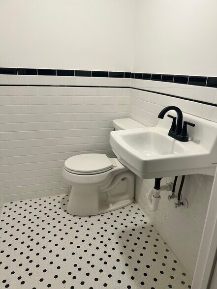 More Photos Of 121 E Lancaster Ave, Paoli Storefront Retail Office For Sale