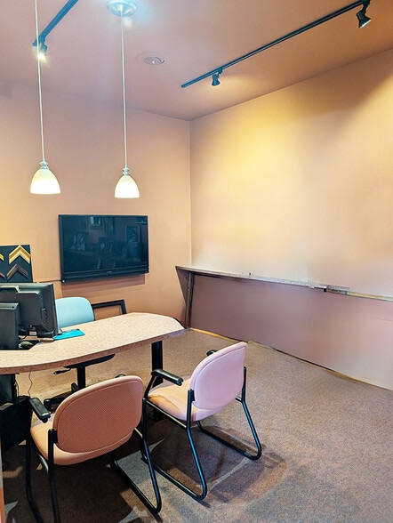 More Photos Of 444 Amherst St, Nashua Freestanding For Sale