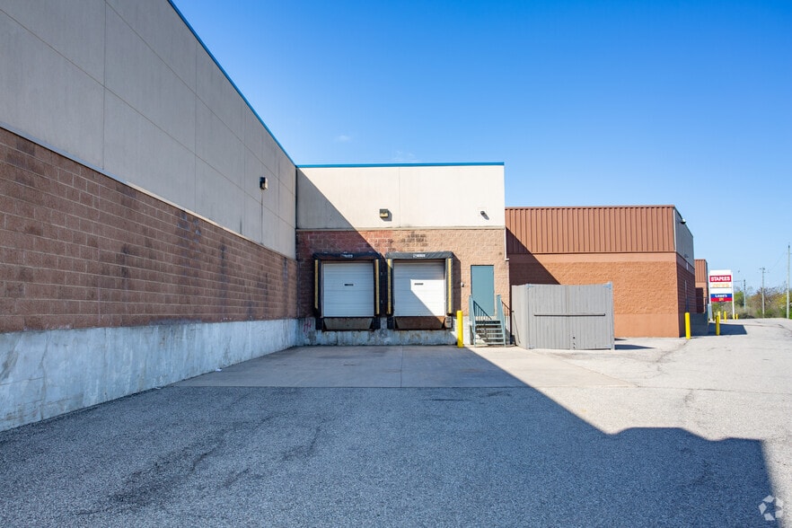 More Photos Of 245 Strasburg Rd, Kitchener Unknown For Lease