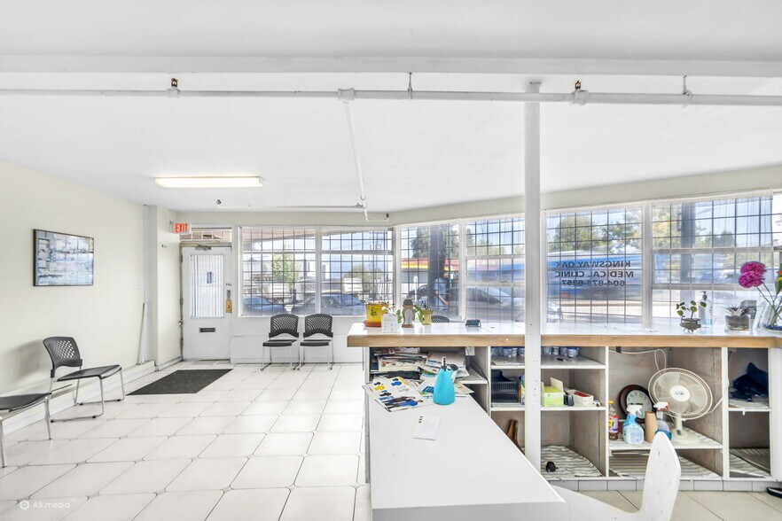 More Photos Of 1872-1874 Kingsway, Vancouver Storefront Retail Office For Sale