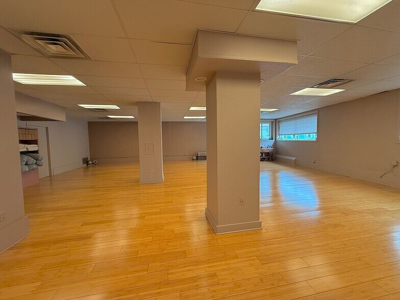 More Photos Of 487 Burncoat St, Worcester General Retail For Lease