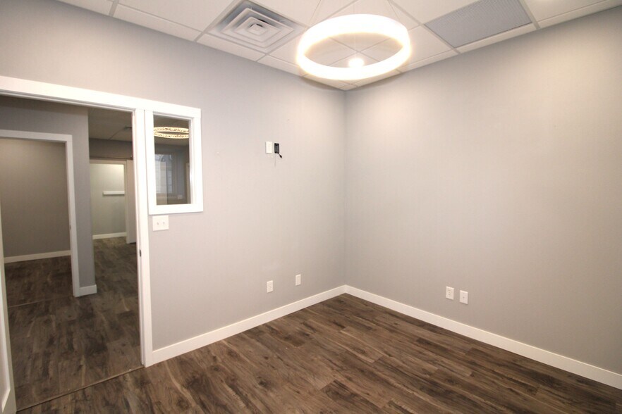 More Photos Of 116 1st St SW, Minot Medical For Lease