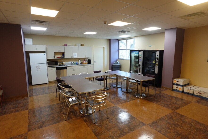 More Photos Of 320 E Fletcher Ave, Tampa Auto Dealership For Sale