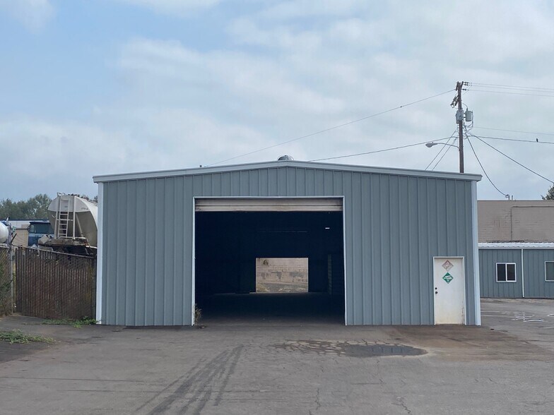 More Photos Of 9109 N Wilbur Ave, Portland Warehouse For Lease