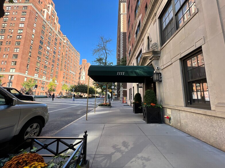 More Photos Of 1111 Park Ave, New York Apartments For Sale