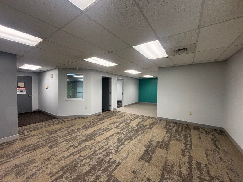 More Photos Of 3650 Patterson Ave, Winston-Salem Light Distribution For Lease