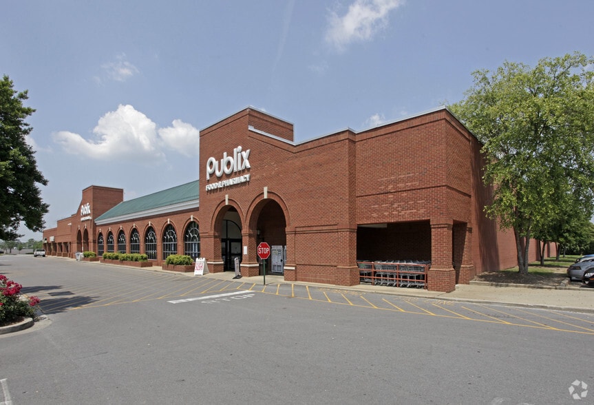 More Photos Of 110 Indian Lake Blvd, Hendersonville Storefront For Lease