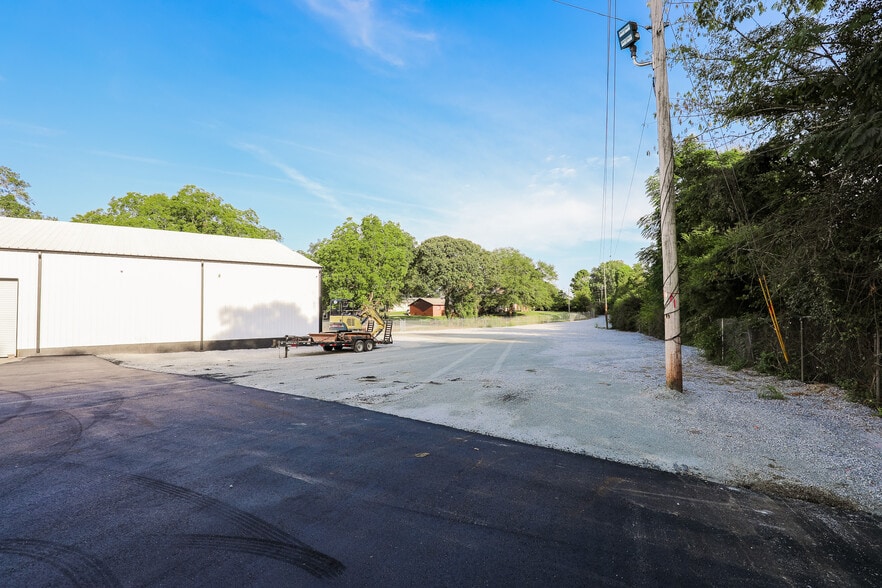 More Photos Of 5 Haynie St, Newnan Warehouse For Lease