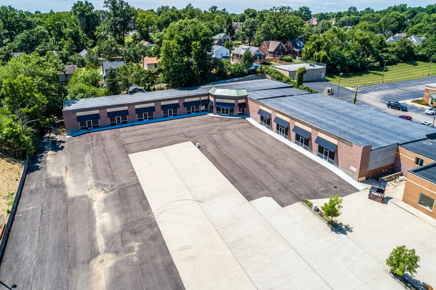 More Photos Of 5045 Crookshank Rd, Cincinnati Storefront For Lease