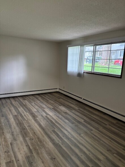 More Photos Of 10126 87 Av NW, Edmonton Apartments For Sale