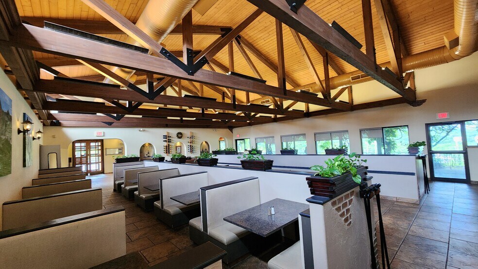 More Photos Of 6 Radcliffe Dr, Moosic Restaurant For Sale