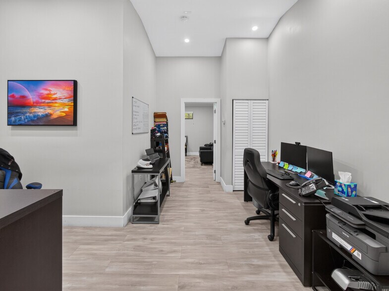 More Photos Of 10717 Sw 104th St, Miami Office For Sale