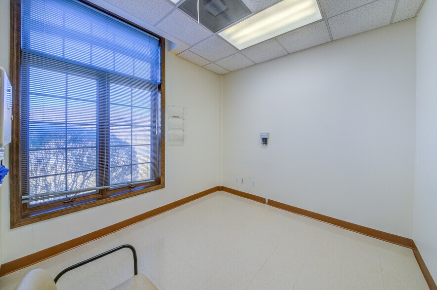 More Photos Of 48 Route 6, Yorktown Heights Medical For Lease